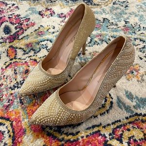 Boutique pearl sparkly heels